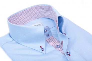 Maßhemd Albufera, hellblau, mit Button Down Kragen und rot-kariertem Kontrast